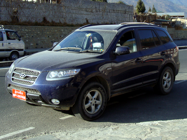 SUV- Hyundai Santa fe